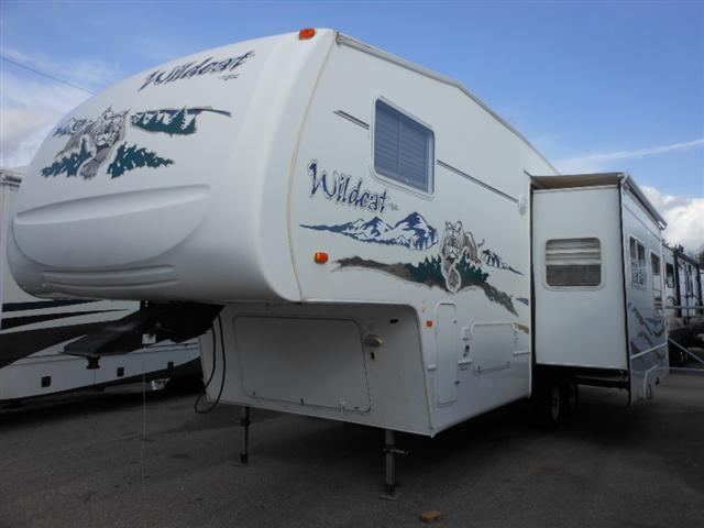 Used 2004 Forest River Wildcat 28RK Fifth Wheel For Sale